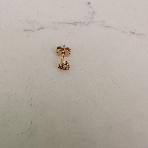 NWOT Stud CZ HEART STUD Stud in Gold/Clear - Picture 3 of 4